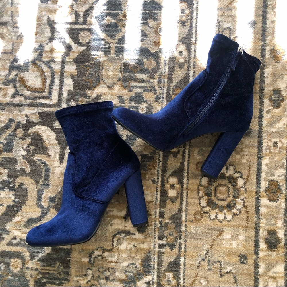 Steve Madden Edit Navy Velvet Bootie